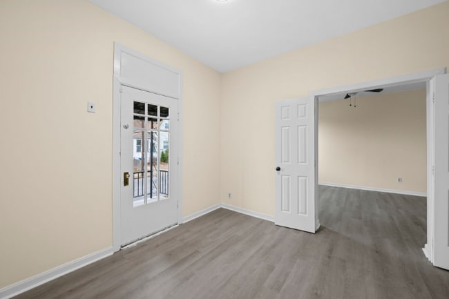 Building Photo - 4935 Hummelsheim Ave