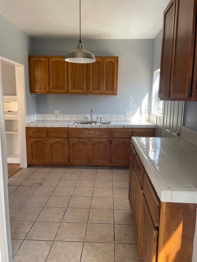 Kitchen - 1922 E 4th St