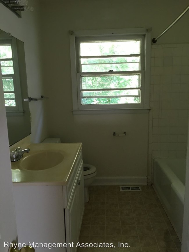 Building Photo - 1601 Trently Ct