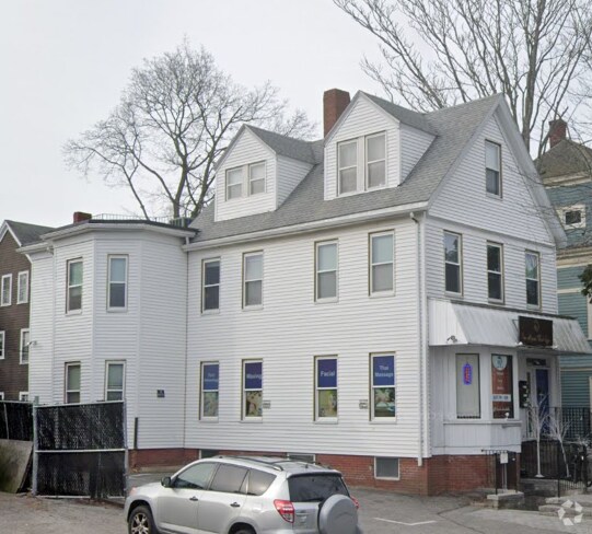 Building Photo - 220 Concord Ave