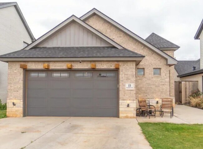 Foto del edificio - 15 Wilshire Blvd