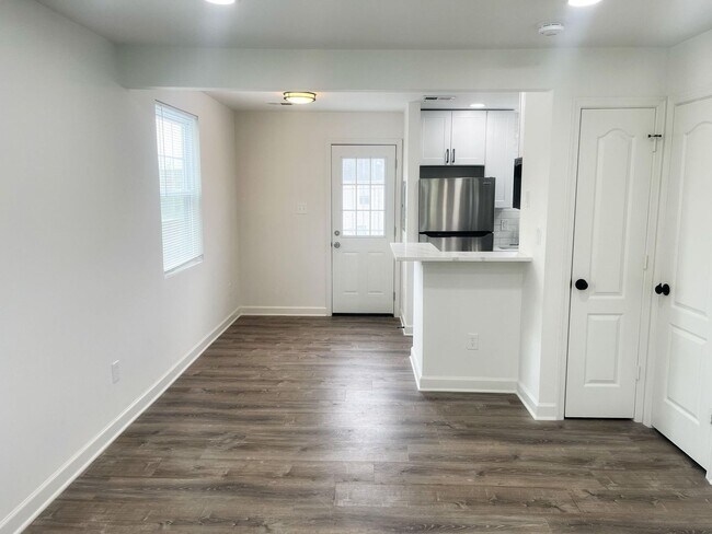 Building Photo - 3 Bed 1.5 Bath Landover