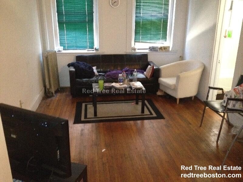 Primary Photo - 1254 Commonwealth Ave