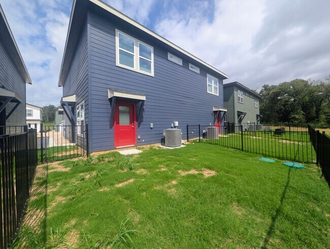 Building Photo - 3501 E Renfro St