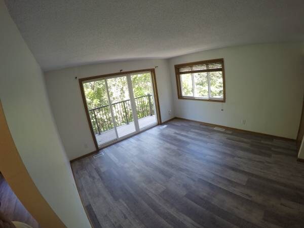 Foto del edificio - 353 Belvidere St E