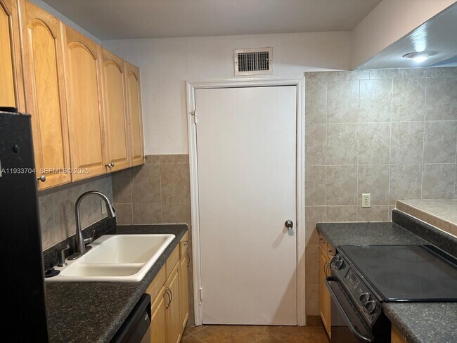 Foto del edificio - 2319 N Congress Ave