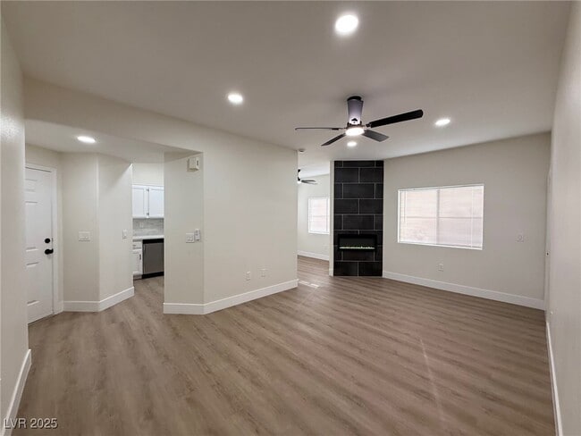 Building Photo - 2117 Echo Bay