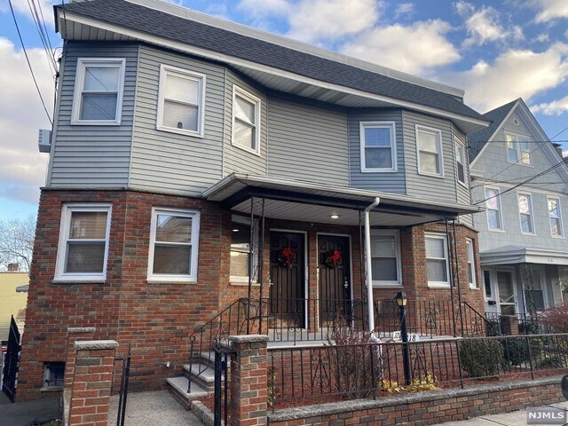 Primary Photo - 320 Davis Ave
