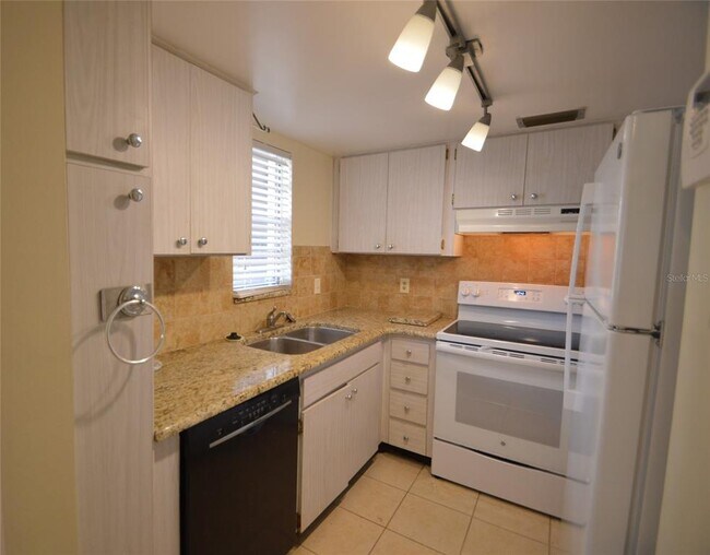 Building Photo - 5154 Turquoise Ln