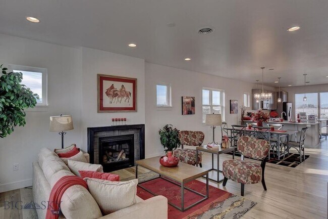 Building Photo - Gorgeous Single Family Home for Rent in No...