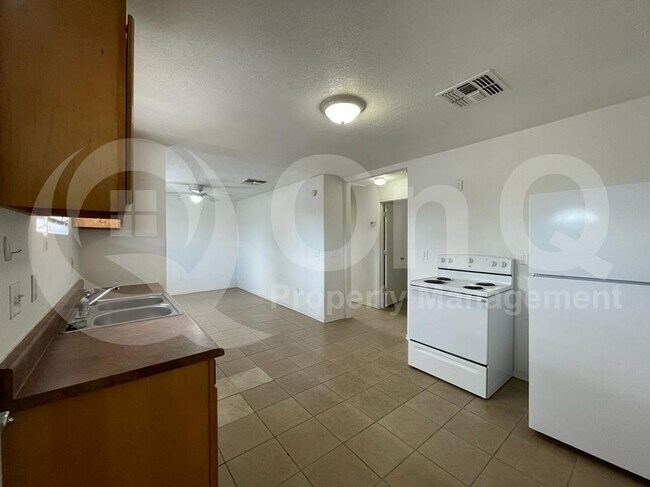 Photo - 3365 N Stone Ave House