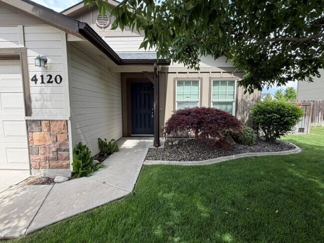 Building Photo - Beautiful 3 be 2 bath home with office in Meridian just off Locust Grove and Amity
