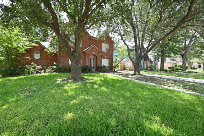 Foto del edificio - 6419 Sutter Park Ln