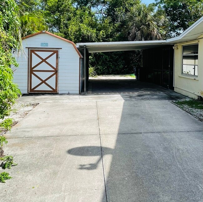 Building Photo - 4090 Springs Ln