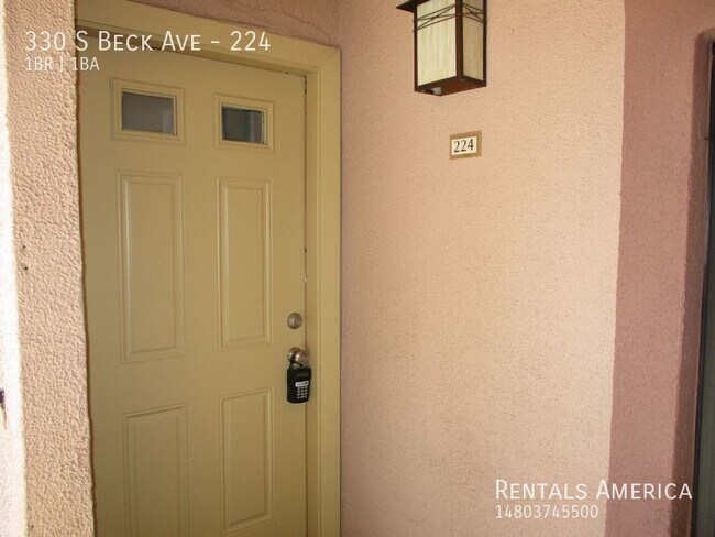Building Photo - Must see 1 bedroom in Tempe
