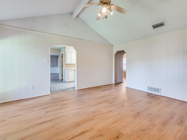 Foto del edificio - 2121 Northglen Dr