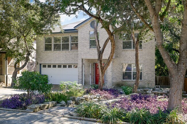 Building Photo - Charming 2 story home!!