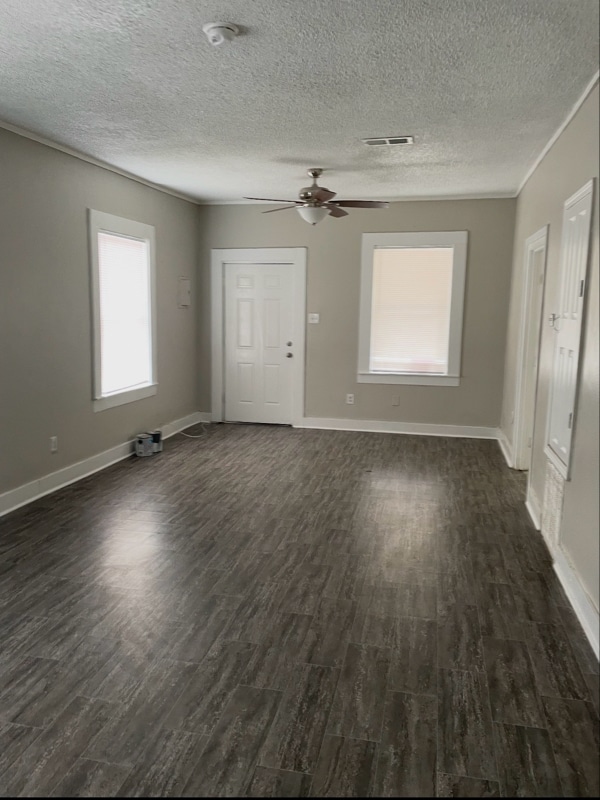 Building Photo - 954 Baltimore St