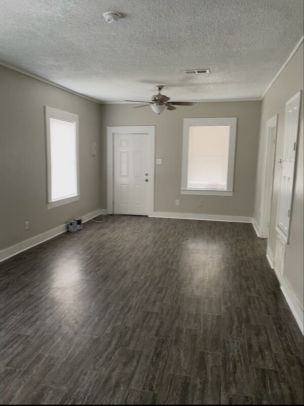 Foto del edificio - 954 Baltimore St