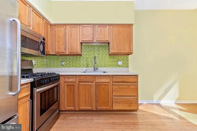 Building Photo - 5623 Wyalusing Ave