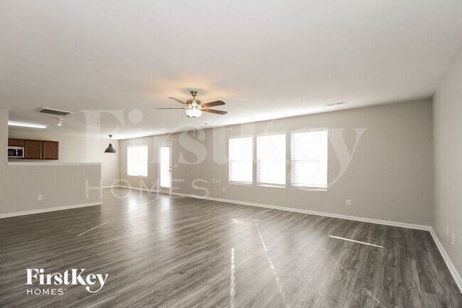 Building Photo - 4725 Tuliptree Dr