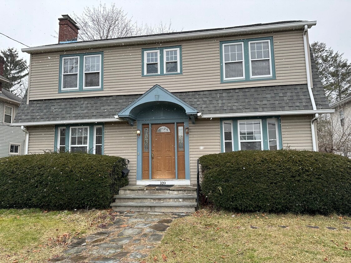 Primary Photo - 189 Crary Ave