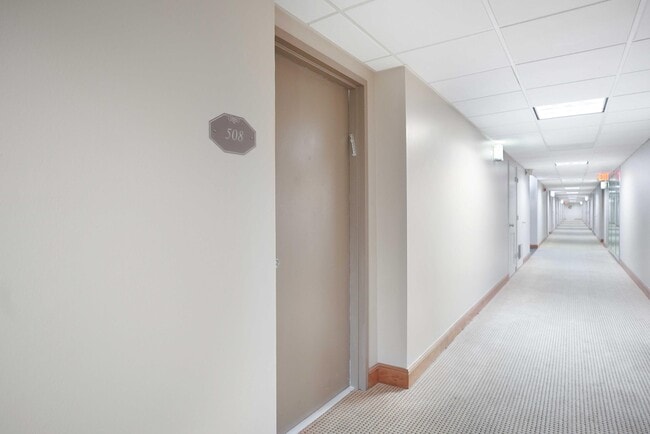 Building Photo - 3550 Galt Ocean Dr