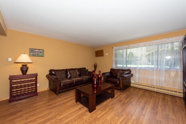 Foto del edificio - 5113 N East River Rd