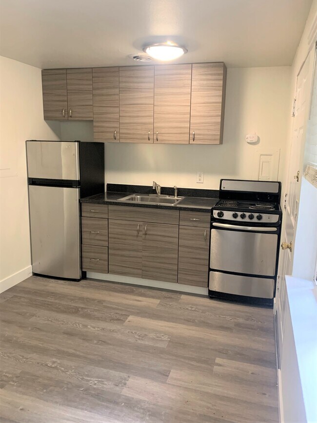 Granite counters - 3031 20th Avenue West