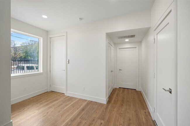 Foto del edificio - 1839 Colquitt St