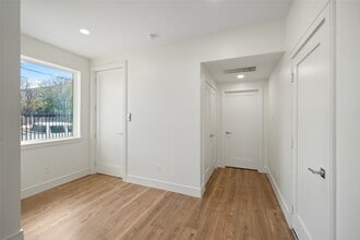 Building Photo - 1839 Colquitt St