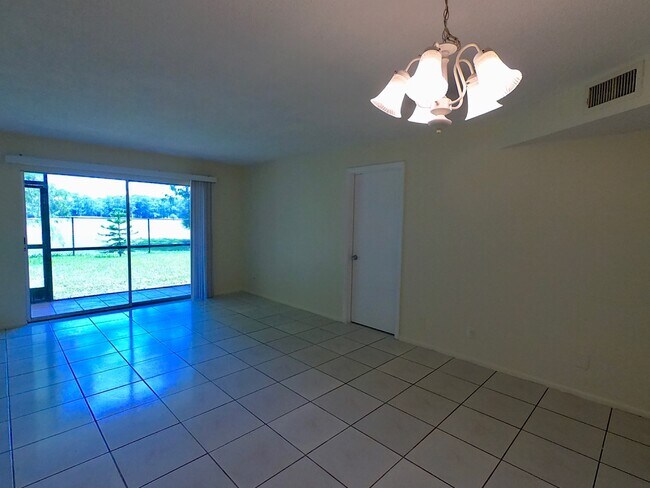 Building Photo - 7831 N Colony Cir