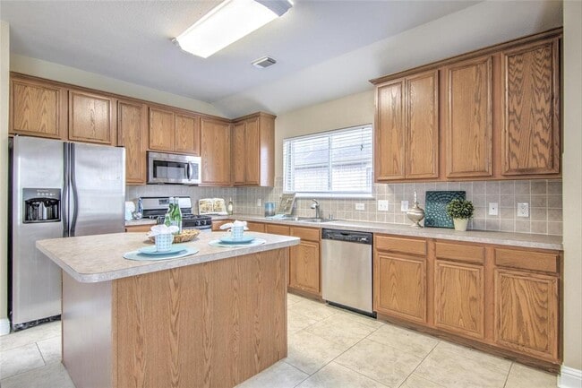 Building Photo - 518 Cedar Branch Dr