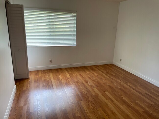 Foto del edificio - 532 Shady Pine Way