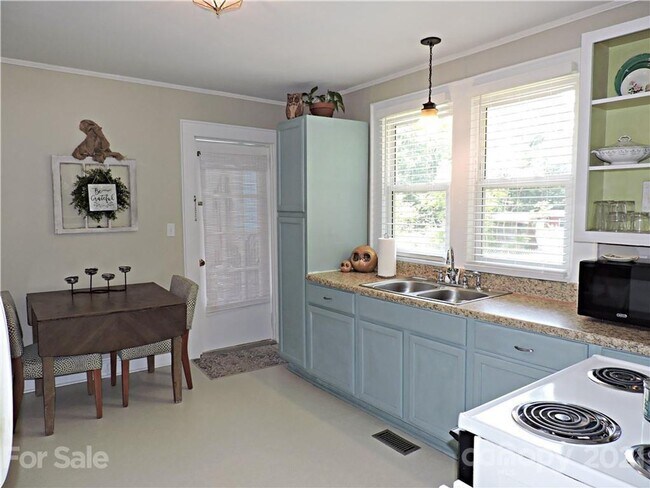 Building Photo - Charming Home for Rent in Newton, North Carolina!