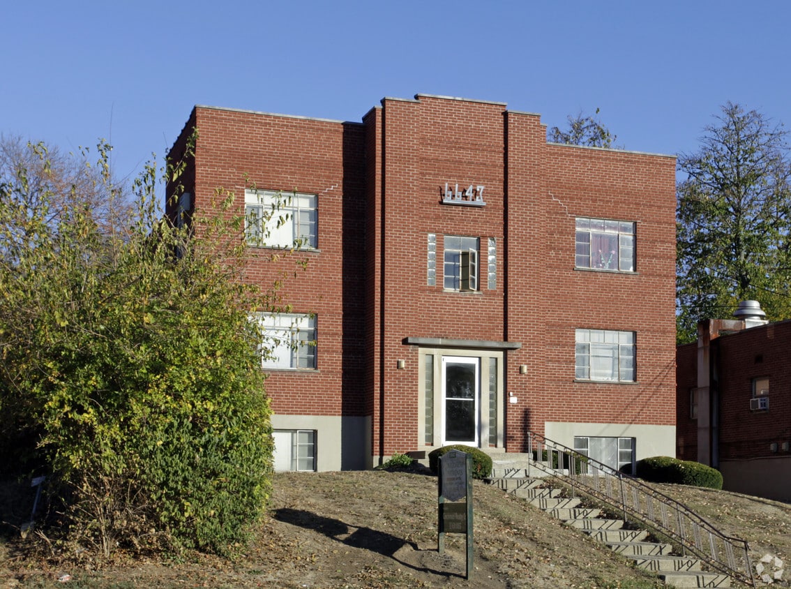 Primary Photo - 6643 Montgomery Rd