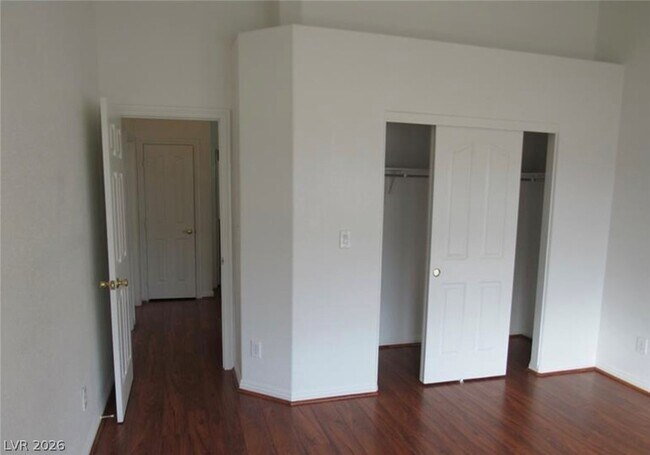 Foto del edificio - 5523 Baccarat Ave