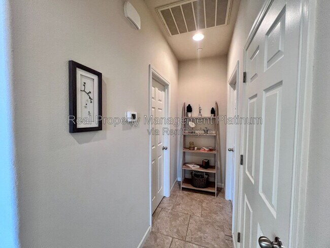 Foto del edificio - 3620 Griffith Ave