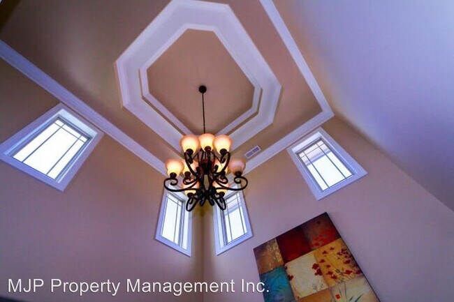 Foto del edificio - Seven Lakes Dr
