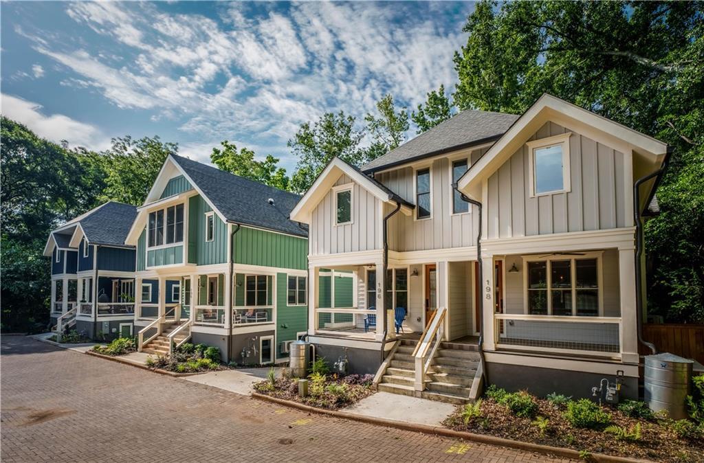 Primary Photo - 188 La France Walk