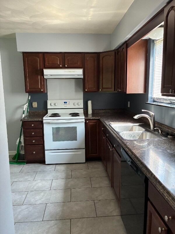 Foto del edificio - 2177 Rolling Brook Ln