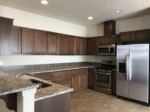 Building Photo - 2634 NE 88th Pl