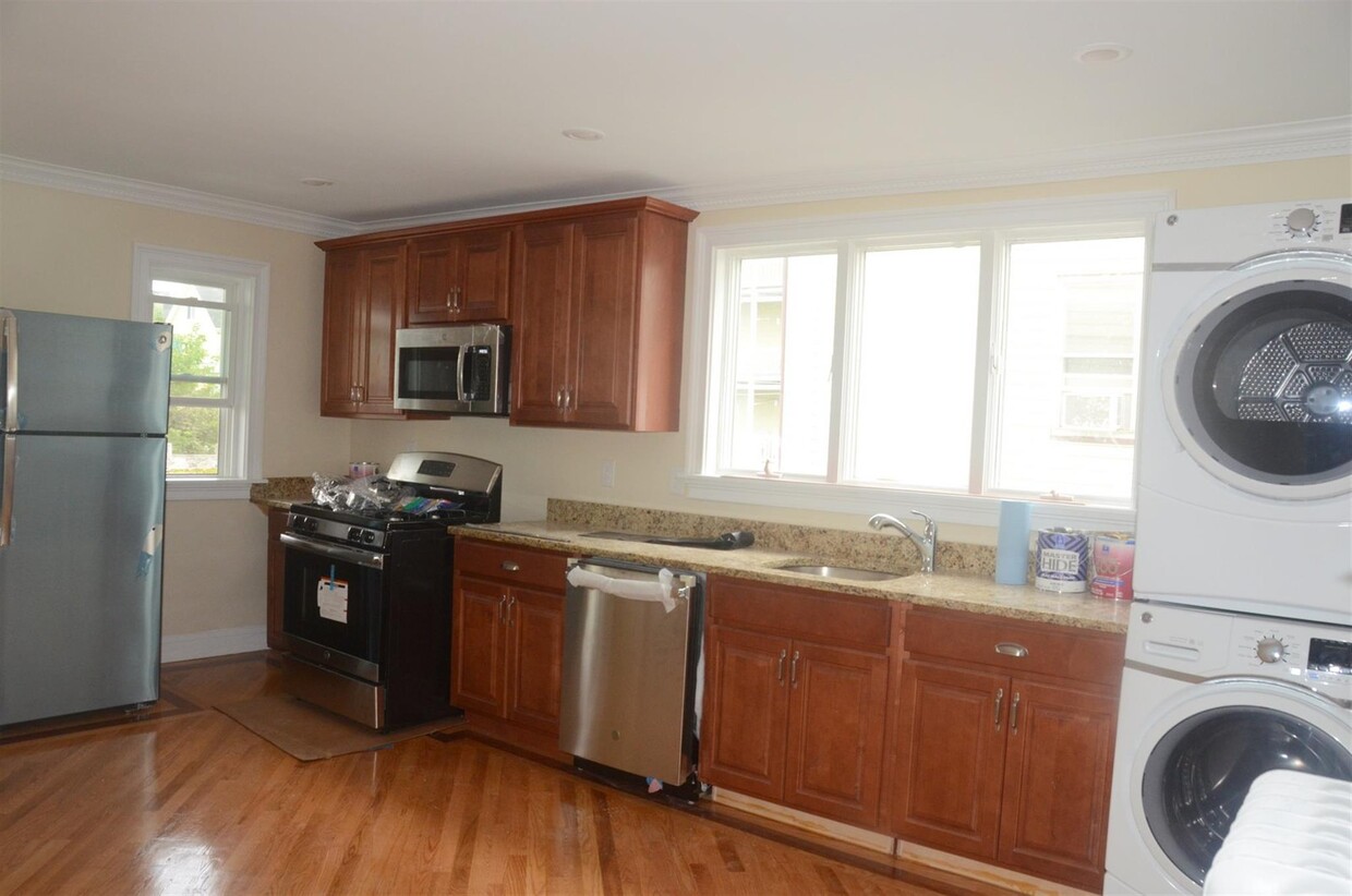 Primary Photo - 55 Edgar Ave