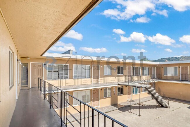 Building Photo - Unit 37