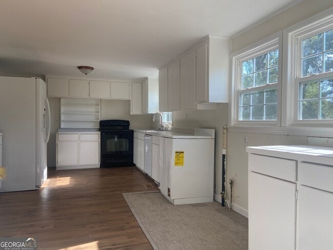 Building Photo - 421 Avera Ln