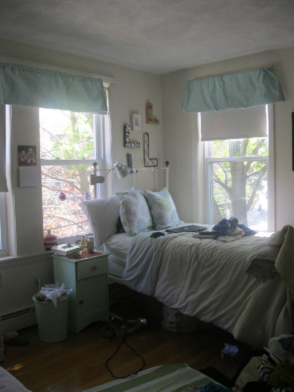 Building Photo - 304 Tappan St
