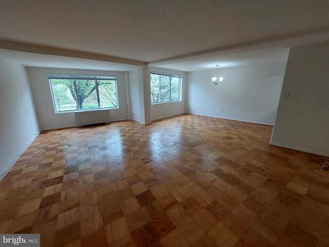 Building Photo - 10201 Grosvenor Pl