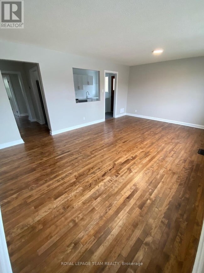 Building Photo - 228 Woodroffe Ave