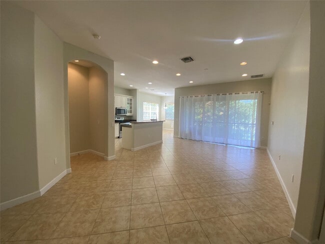 Building Photo - 8203 NW 128th Ln