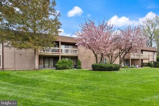 Building Photo - 8511 Barrington Ct
